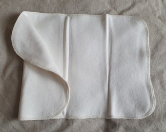 Protezione notturna definitiva: inserto per pannolino in canapa a 2 strati in tre misure. Pannolino in stoffa ecologico, sostenibile, lavabile, naturale e riutilizzabile.