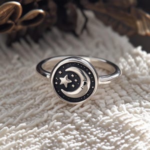 Moon & Star Ring – Sterling Silver Celestial Jewelry with Crescent Moon Face, Boho Night Sky Gift for Her