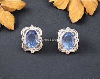 Pendientes minimalistas de tanzanita, pendientes de plata de ley 925 para uso diario, pendientes de piedra preciosa azul, joyería femenina hecha a mano de 0,5", regalo para ella.