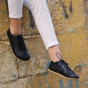 Black and tan shoes ladies store