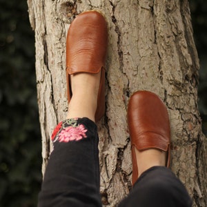 Earth Shoe | Grounding Shoe Woman, Wide Toe Box, Earthing Shoe Copper, Brown Flat Short Shoes for Women // Antique Brown