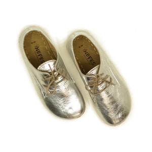 Women Handmade Oxford Laced Barefoot Leather Shoes, Shiny Silver image 5