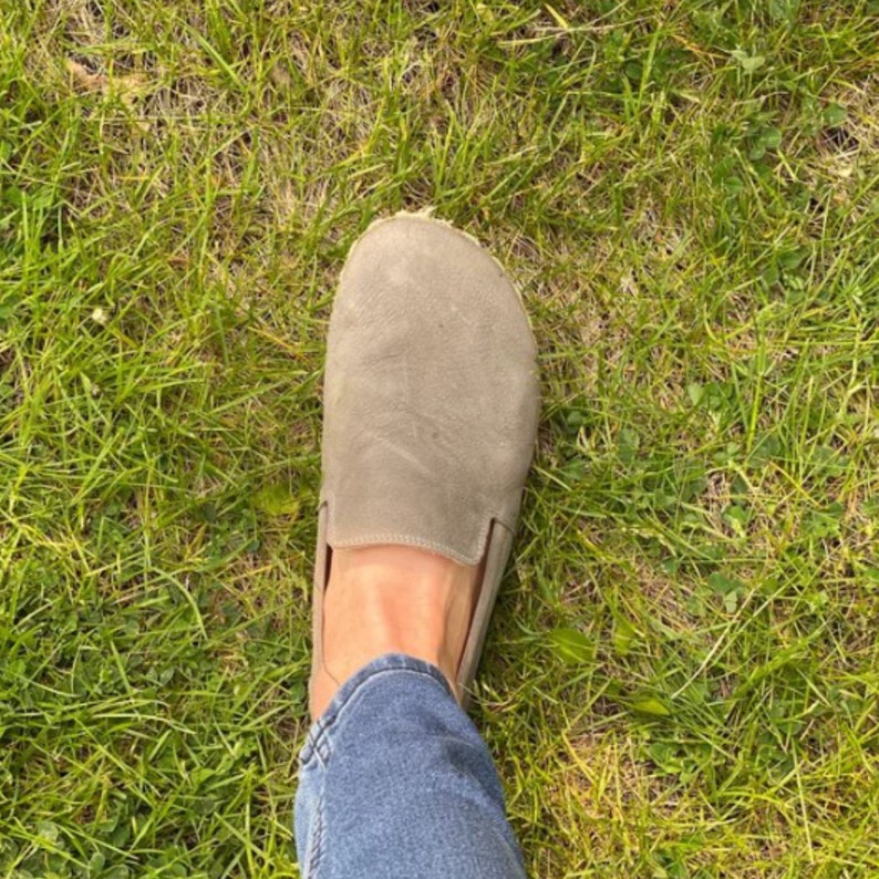 Zapatos de puesta a tierra para mujer / Zapato de puesta a tierra / Zapatos descalzos para mujer / Zapatos hechos a mano / Todos los zapatos de cuero / Zapatos minimalistas / Nubuck gris imagen 5