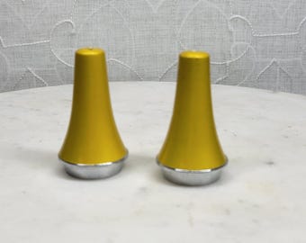 Emalox Norway Salt Pepper Shakers Yellow MCM Aluminum Scandinavian Retro Vintage