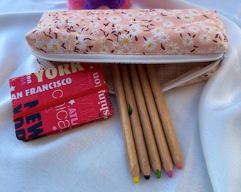 Portapenne in tessuto floreale fatto a mano: borsa per il trucco portatile