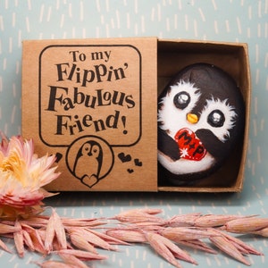 Bemalte Kieselstein Tasche Umarmung Freundschaft Ornament & Grußkarte für Freund, süßes Geburtstagsgeschenk für den besten Freund, herzliches Geschenk für Ihre Bestie
