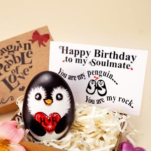 Niedlicher Pinguin Kieselstein Geschenk für Freunde Geburtstag, Romantisches Geschenk für Freundinnen Geburtstag, Ich liebe dich Taschenherz personalisiertes Geburtstagsgeschenk