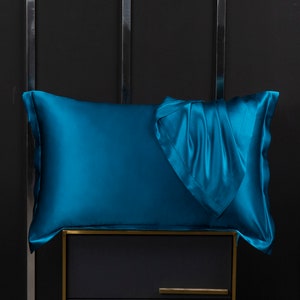 100% Pure Mulberry Silk On Both Sides 19 Momme Silk Charmeuse Envelope Closure Pillow Case Standard Size 20 x 30 inches/50 x 75 cm Blue