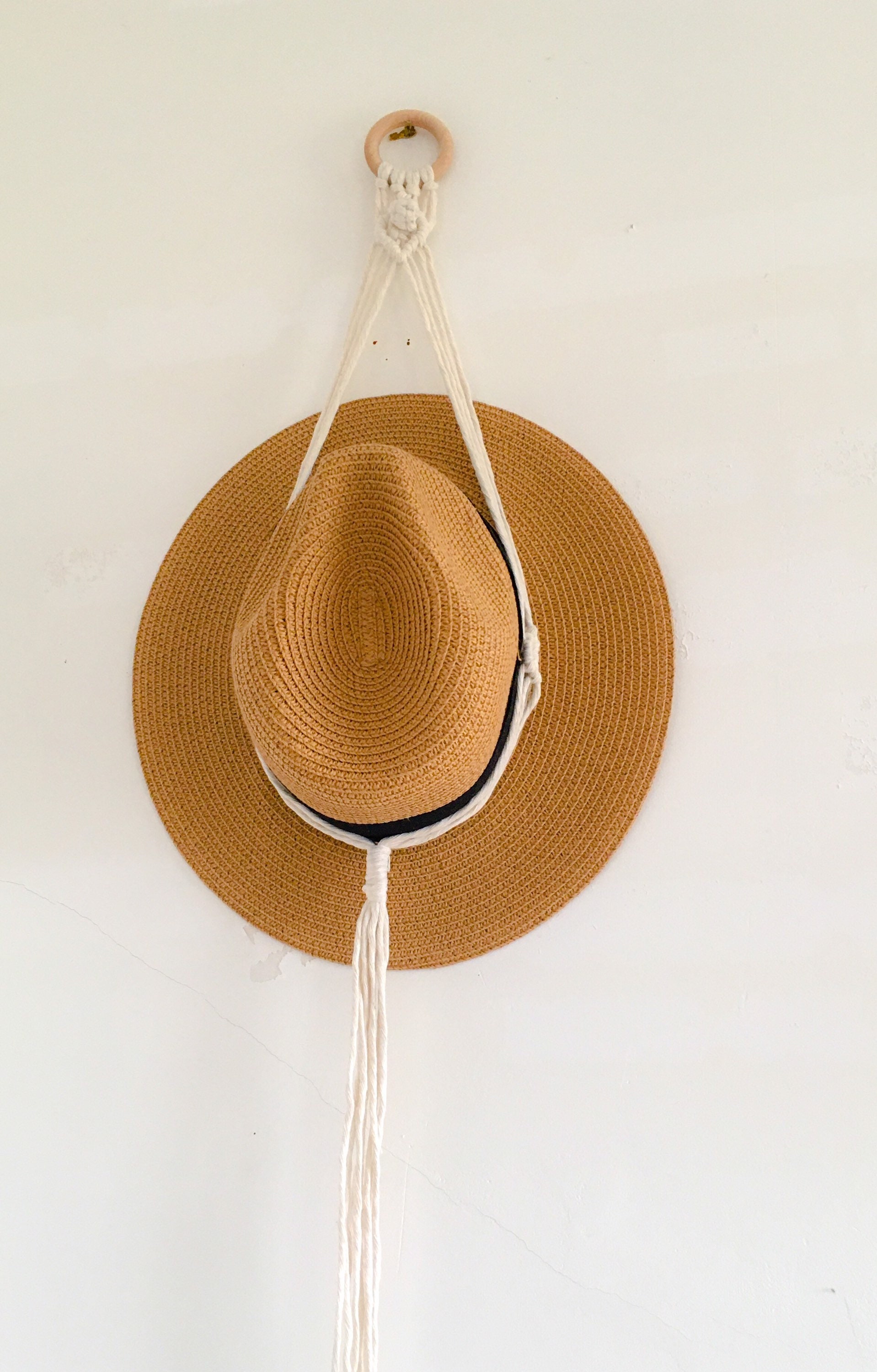 Cintre à Chapeau Mural