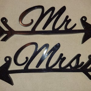 Wedding Chair Hanging signs, Mr and Mrs, Mr and Mr, Mrs and Mrs, Arrow Chair Signs, Personalizable Wedding Decor, Chair Sign, Hanging Sign