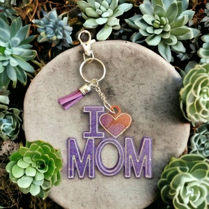 I Love Mom Keychain, I Love Mama, Gift, For Mom, For Mommy, For Mama, Mother&#39;s Day, Birthday, Personalizable, Personalized