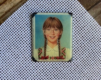 Molly Needle Minder American Girl