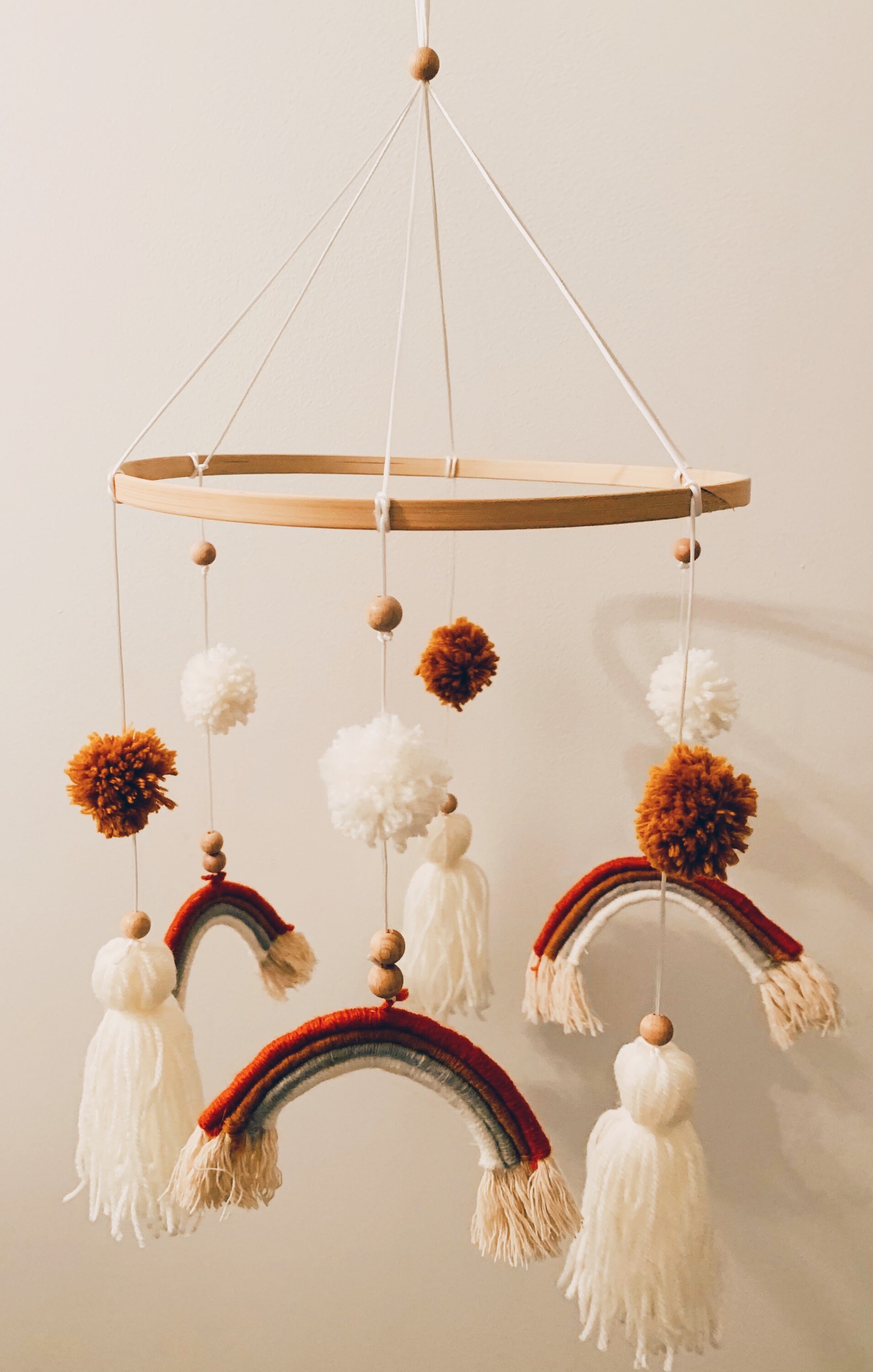 Mobile Pompons et Arc-En-Ciel