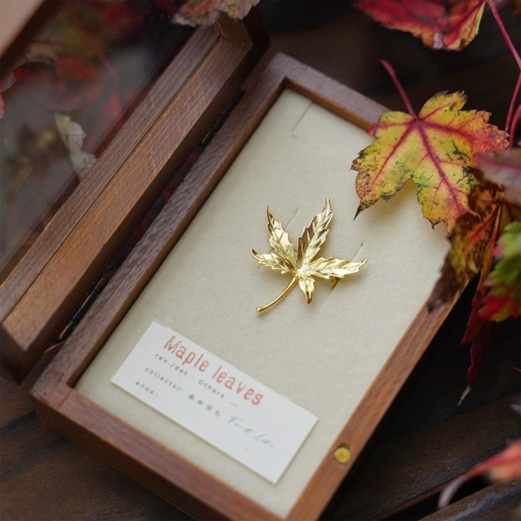 Vintage Floral Brooch for Women, Elegant Statement Pin, Gift for Her, Bridal Accessory, Handmade Jewelry, Classic Costume Brooch Pin