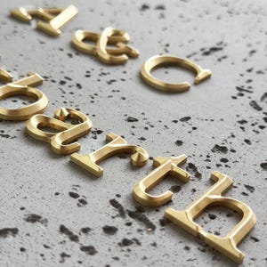 Letrero de letras 3D de latón personalizado: Arte de pared de metal personalizado