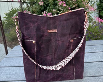 Waxed Canvas Compass Bag, size small, durable tote, Noodlehead patterns, Raisin Purple and floral, handmade, fall bag, autumn bag