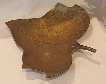 Vintage Brass Leaf Shaped Trinket Dish Jewellery Tray Ashtray Handarbeit Change Dish