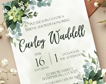 Puede incluir: Una invitación de ducha nupcial floral verde y blanca para Carley Waddell. La invitación incluye la fecha, la hora y la ubicación de la ducha, así como la información de RSVP. La invitación también incluye el texto "Registry at Target".