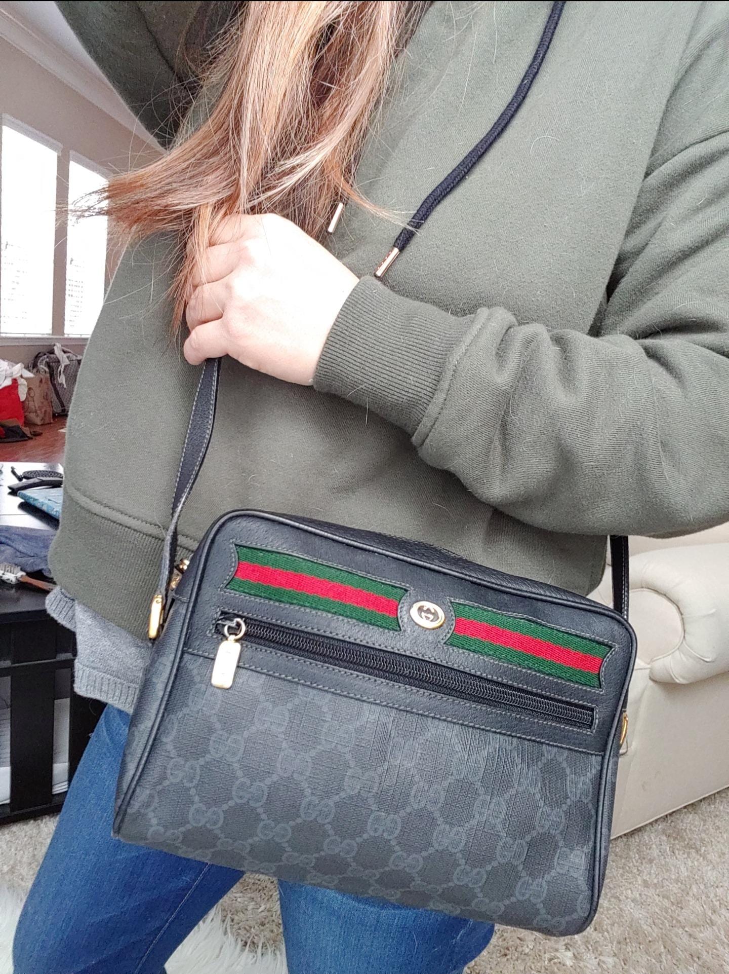 Authentic Vintage Gucci GG Monogram Supreme Sherry Web Ophidia