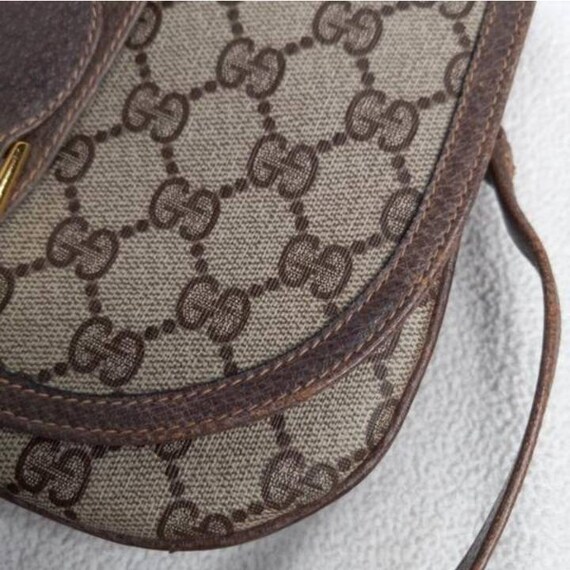 Authentic Vintage Gucci GG Monogram Supreme Saddle Shoulder Bag