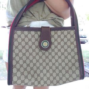 Auténtico bolso de hombro vintage Gucci con monograma GG Supreme Sherry Web
