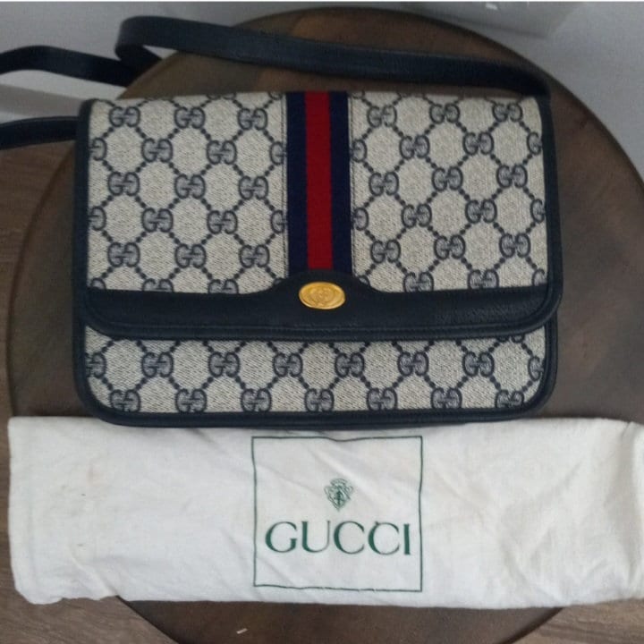バッグ Vintage Gucci GG pattern clutch bag Gucci Vintage Clutch Bag - GG Canvas, Leather Trim, Rare Zip-Tape