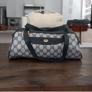 Bolso satchel tubular Gucci GG Monogram Supreme Ophidia auténtico y vintage