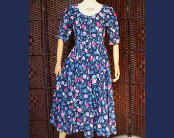 Laura Ashley vintage 1980s floral tulip dress 80s does 50s cotton spring summer