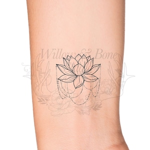 July Birth Month Flower: Water Lily Temporary Tattoo - Birth Flower Outline Tattoo - Feminine Women Wildflower Drippy Floral Tattoo