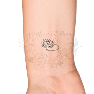 July Birth Month Flower: Water Lily and Lily Pad Temporary Tattoo - Birth Flower Outline Tattoo - Feminine Women Wildflower Floral Tattoo