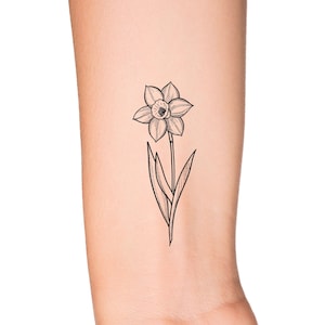 March Birth Month Flower: Daffodil Temporary Tattoo - Birth Flower Outline Tattoo - Feminine Women Wildflower Wrist Floral Tattoo