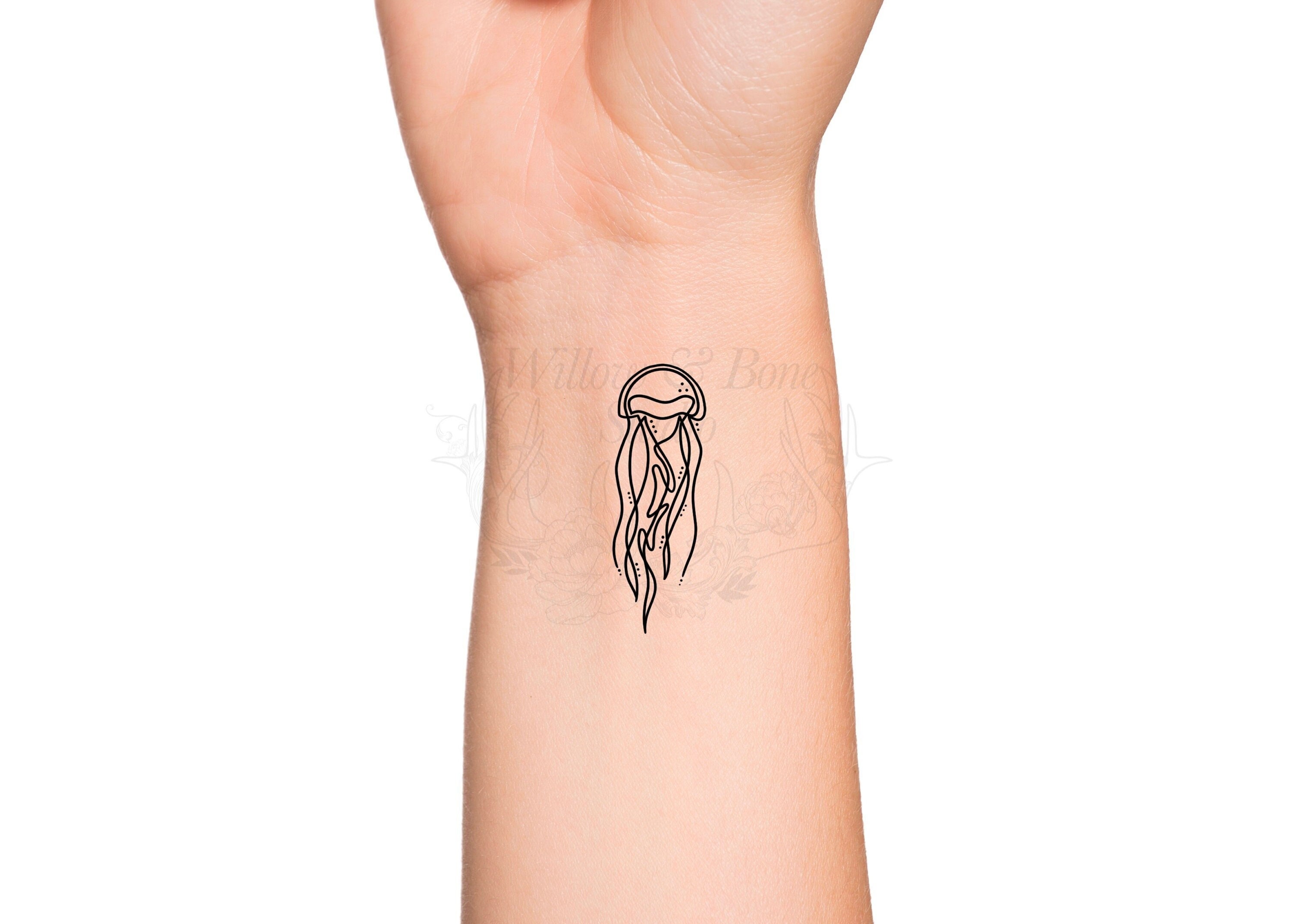 10 Graceful Jellyfish Tattoo Ideas For Women