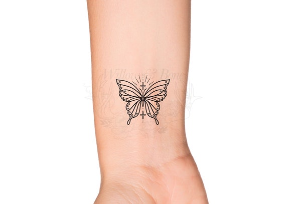Daniel Matsumoto on Instagram: “minimalist bracelet #tattoo #ink #minimalism  #handtattoo” | Small tattoos, Tattoos, Hand tattoos