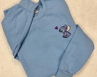 Disneys Lilo und Stitch, Stitch mit einem Herz besticktes Sweatshirt mit Rundhalsausschnitt, Liebe, Valentinstag, Schatz, Herzen