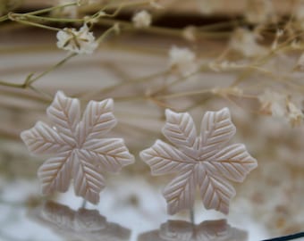 Snowflakes studs