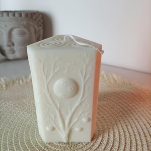 handmade candle with 100% natural soy wax.