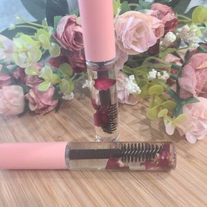 Eyelash and Eyebrow Growth Serum to grow longer lashes . Lash strengthener with all organic ingredients