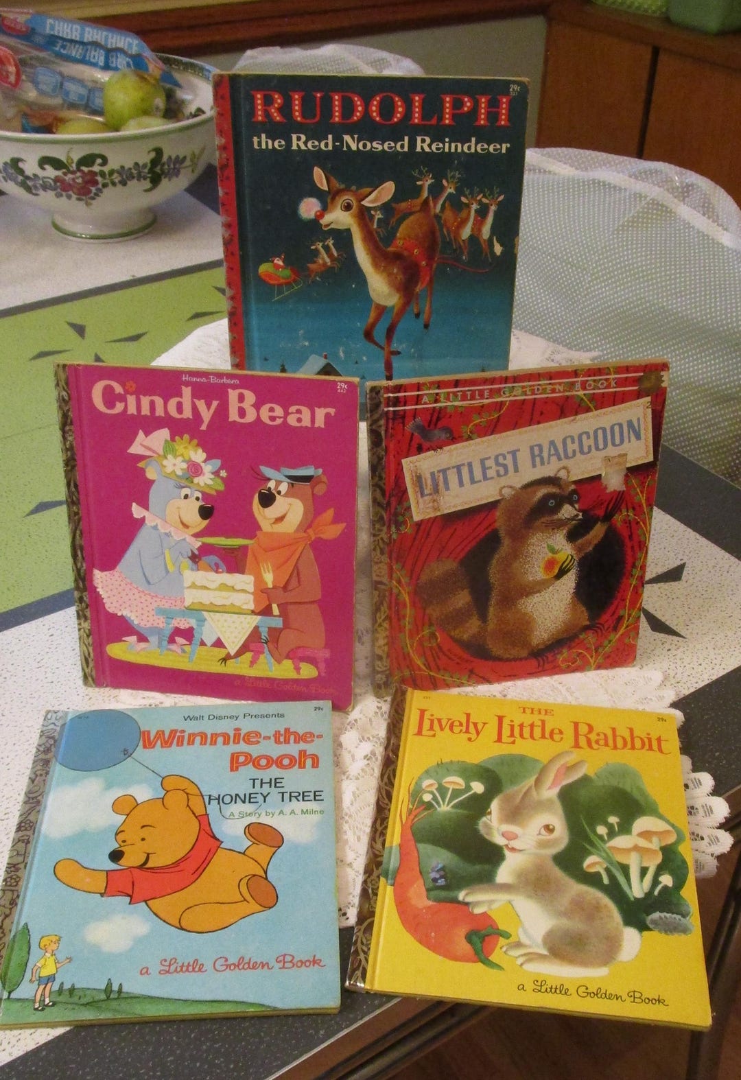 5, Golden Books, Story Books, Winnie the Pooh, Rudolph, Yogi Bear ...