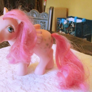 1984, Hasbro, My Little Pony, Pegasus Pony, Heart Throb, Pink Pony, Vintage Ponies, Hasbro Pony, Vintage Toys, Toy Pony, Flying Pony