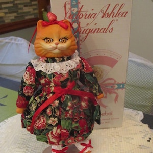 Goebel 　ヴィンテージ　ポーセリン　猫　ドール　人形　置物22ｃｍ Goebel ヴィンテージ ポーセリン 猫 ドール 人形 置物22cm s