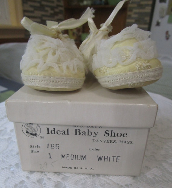 Vintage Baby Shoes, Size Med, Ideal Shoes, Infant… - image 1