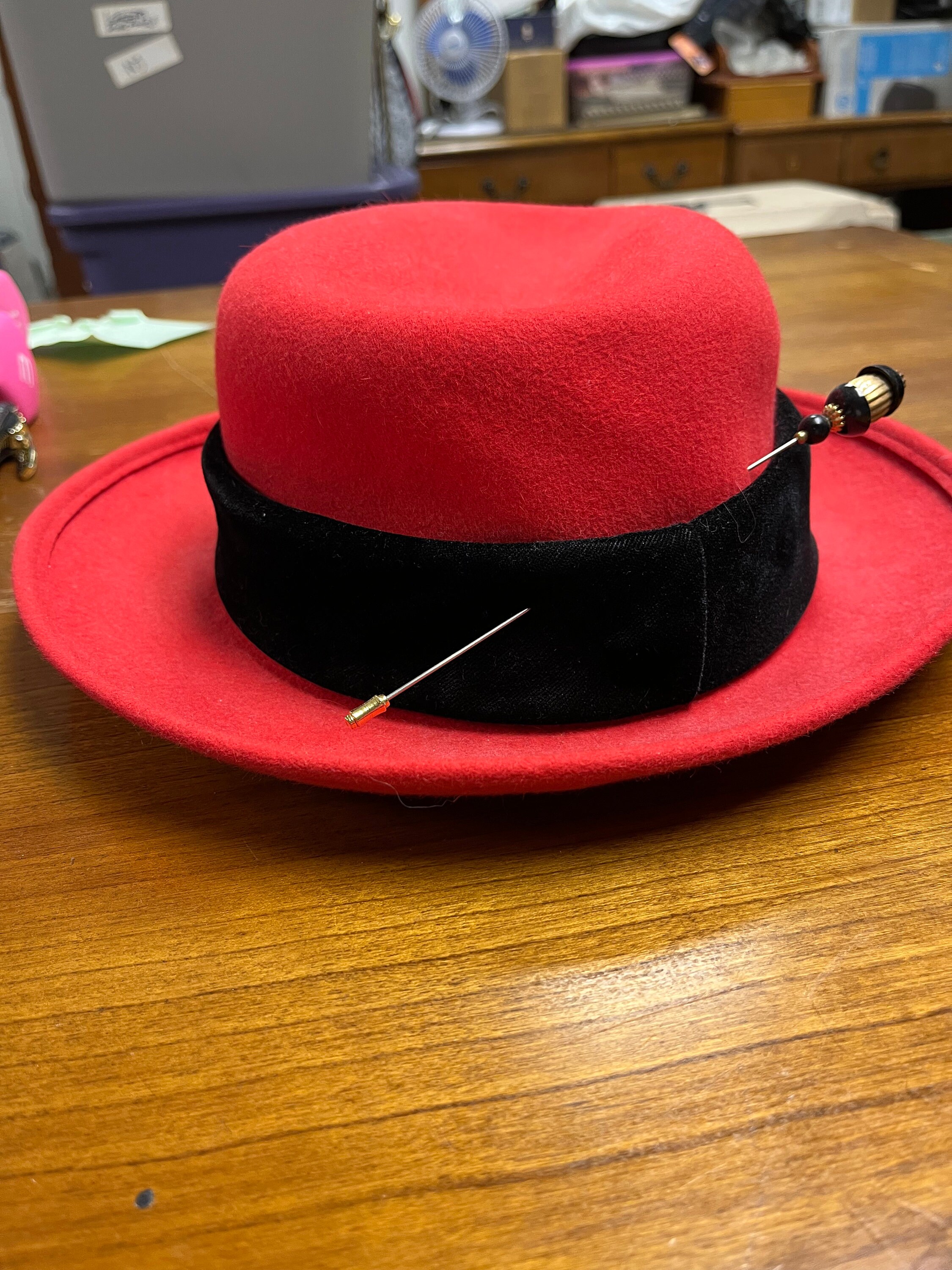 Red Frank Olive Hat - Etsy display picture 3