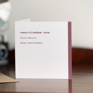 TARJETA DE FELIZ ANIVERSARIO · Tarjeta gaélica escocesa con sobre · ceann-bliadhna sona · Tarjeta de felicitación en blanco · Regalo escocés