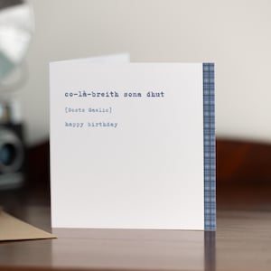 TARJETA DE FELIZ CUMPLEAÑOS · Tarjeta en gaélico escocés con sobre · co-là-breith sona dhut · Tarjeta de felicitación en blanco · Regalo escocés