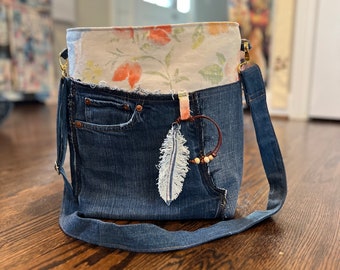 Shoulder Bag from Recycled Jeans, Zero Waste Handmade with many Pockets, Comfortable Strap, Denim Renewed Hobo, Upcycled Sustainable