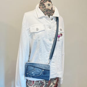 Cartera vaquera reciclada, cartera vaquera, bolso de mano vaquero, clutch, monedero vaquero, bolso vaquero, estuche vaquero