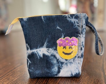 Pouch from Retro Jean Jacket, Makeup Bag from Jeans, Fully Lined with Inside Pocket, Reused Materials, Zero Waste Appeal, Vintage Denim Chic