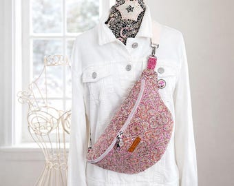 Pink Floral Paisley Crossbody Fanny Pack – Handmade Quilted Sling Bag, Adjustable Strap, Boho Belt Bag for Travel & Everyday