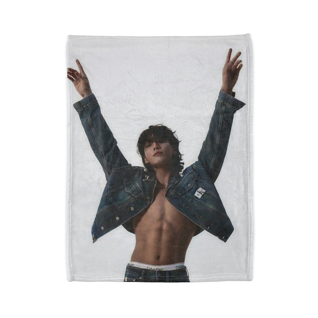 WAVESTEEᵀᴹ Jungkook Heart Pose Blanket – Perfect Cozy Gift for BTS Army Fans main image 1