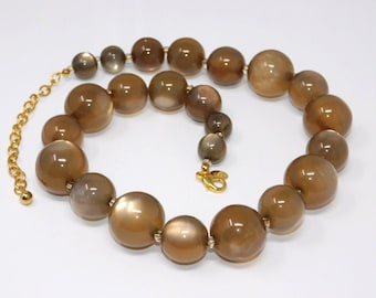 Collar vintage JOAN RIVERS de acrílico grueso marrón Lucite Moonglow con efecto degradado